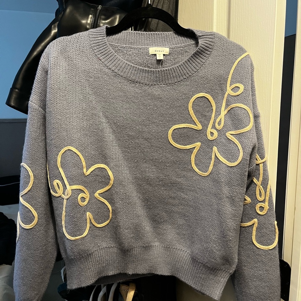 SHEIN Gray and Cream Crew Neck Sweater with Artistic Design